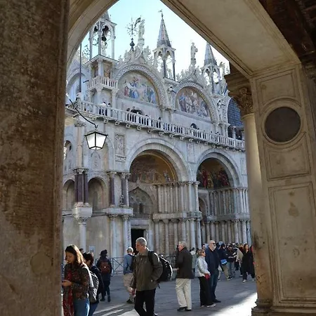 Castello 5888 B, Santa Marina, Calle Marcello, Canale Venice Exterior photo