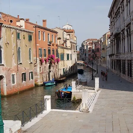 Castello 5888 B, Santa Marina, Calle Marcello, Canale Venice Exterior photo