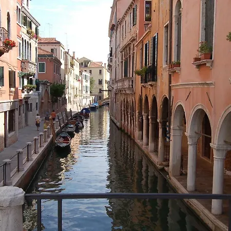Castello 5888 B, Santa Marina, Calle Marcello, Canale Venice Exterior photo