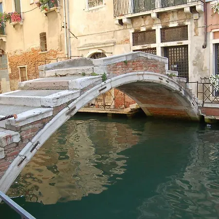 Castello 5888 B, Santa Marina, Calle Marcello, Canale Venice Exterior photo