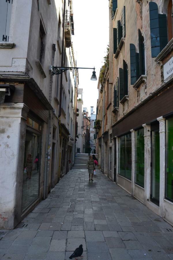 Castello 5888 B, Santa Marina, Calle Marcello, Canale Venice