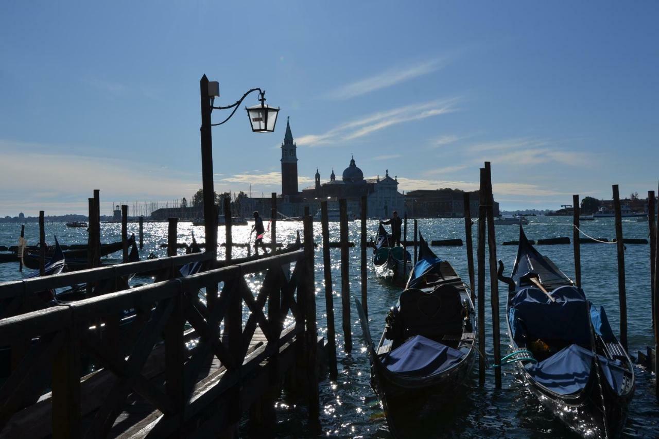 Castello 5888 B, Santa Marina, Calle Marcello, Canale * Venice