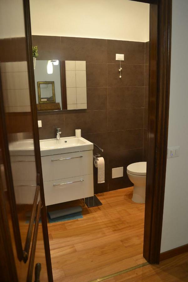 Castello 5888 B, Santa Marina, Calle Marcello, Canale * Venice